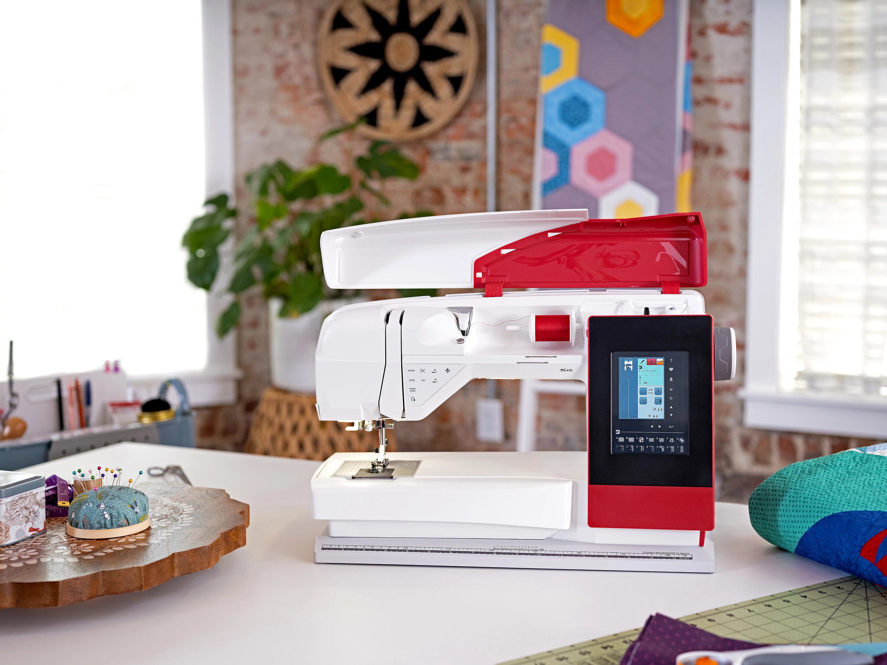 Husqvarna Viking BRILLIANCE™ 75Q Sewing Machine for Sale at World Weidner