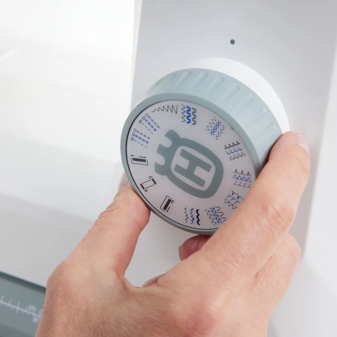 Husqvarna Viking Onyx 15 Mechanical Sewing Machine for Sale at World Weidner