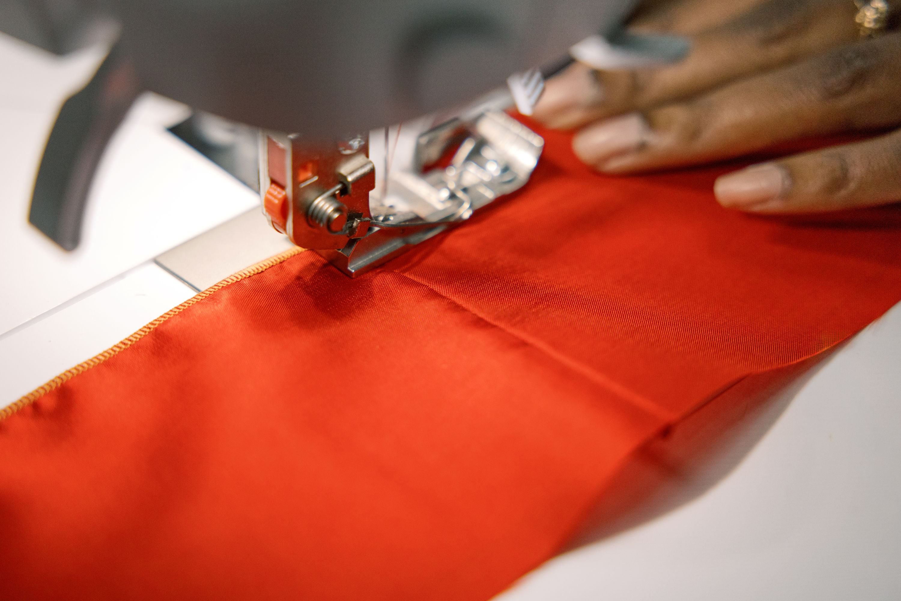 BERNINA L620 Air Threader CoverStitch Machine