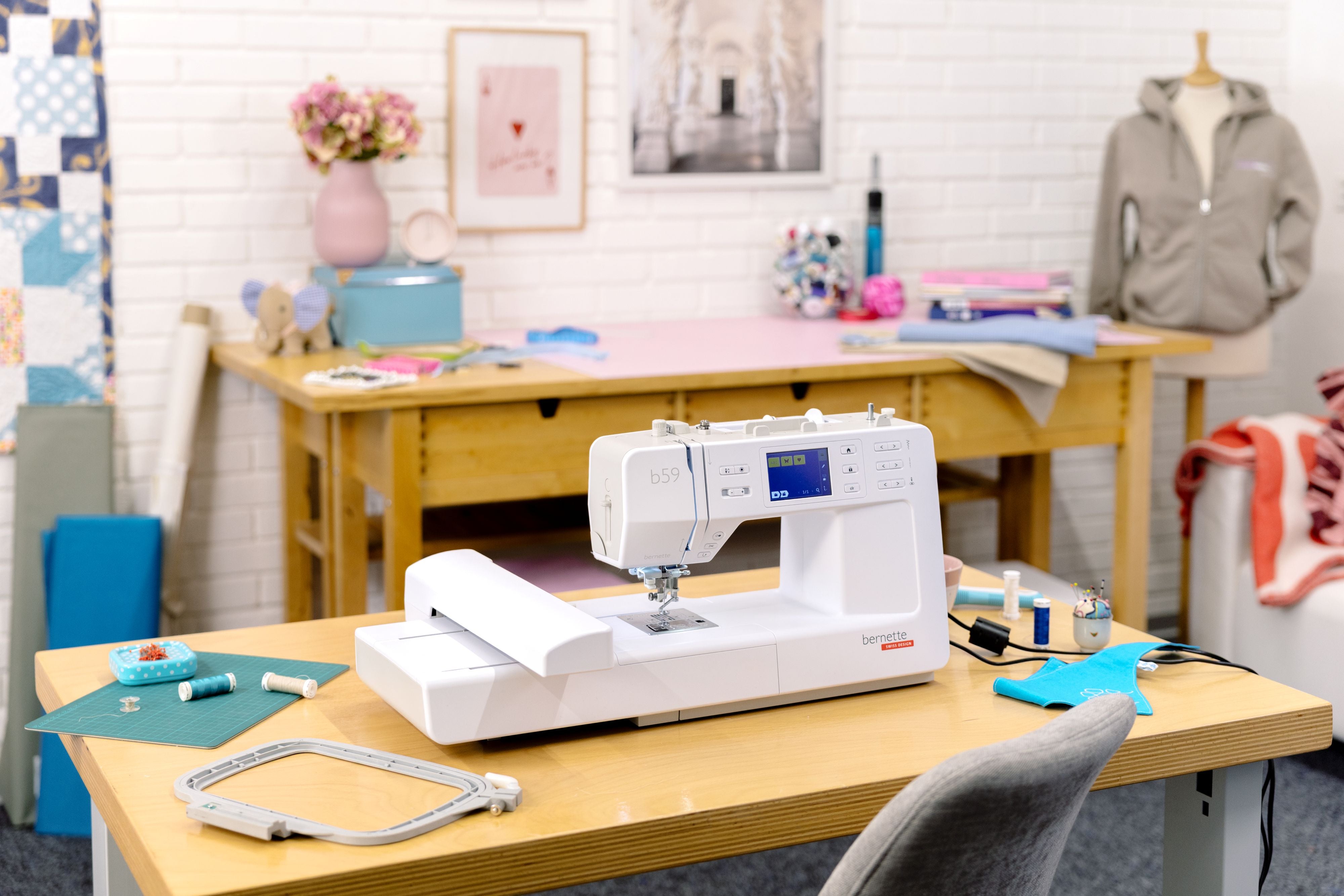 bernette b59 Sewing and Embroidery Machine
