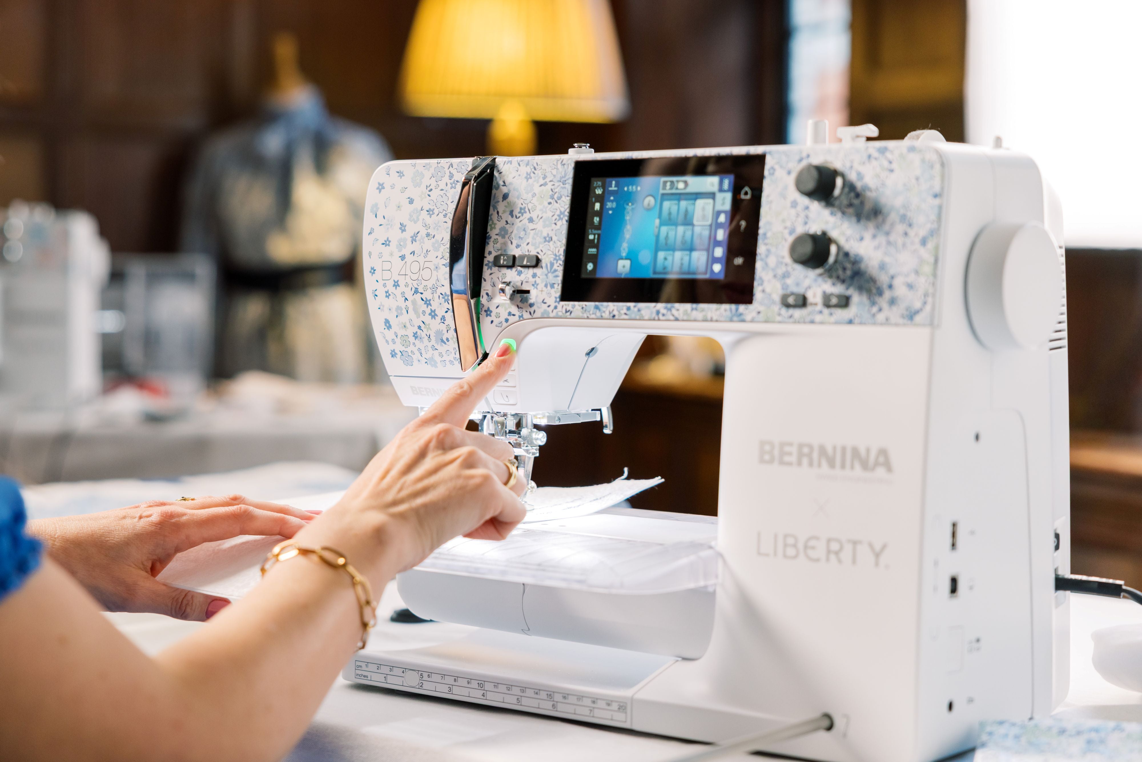 BERNINA B495 Liberty Edition Sewing Machine