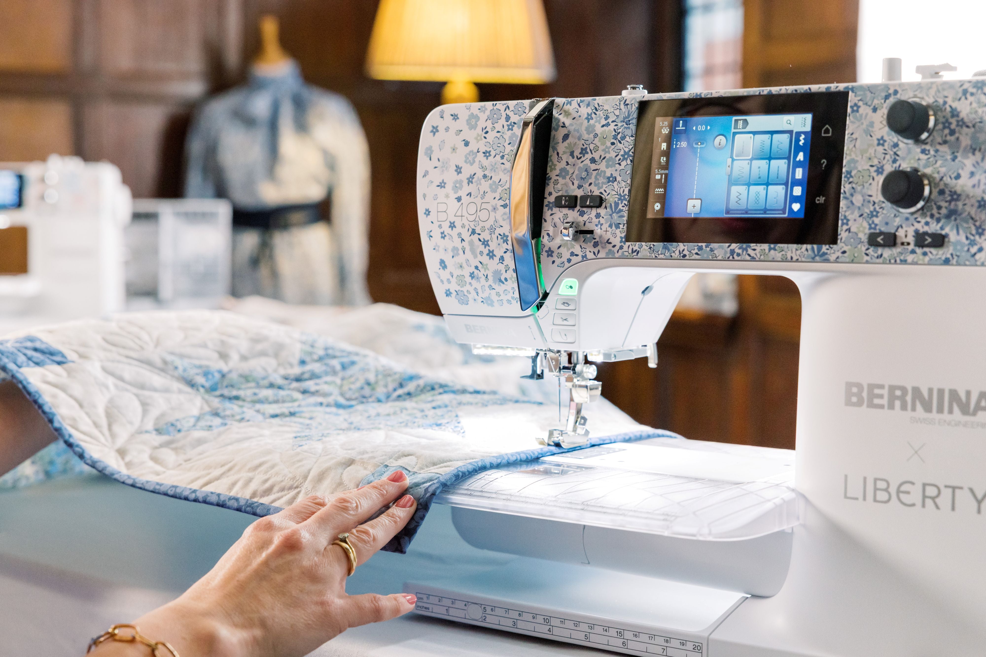 BERNINA B495 Liberty Edition Sewing Machine