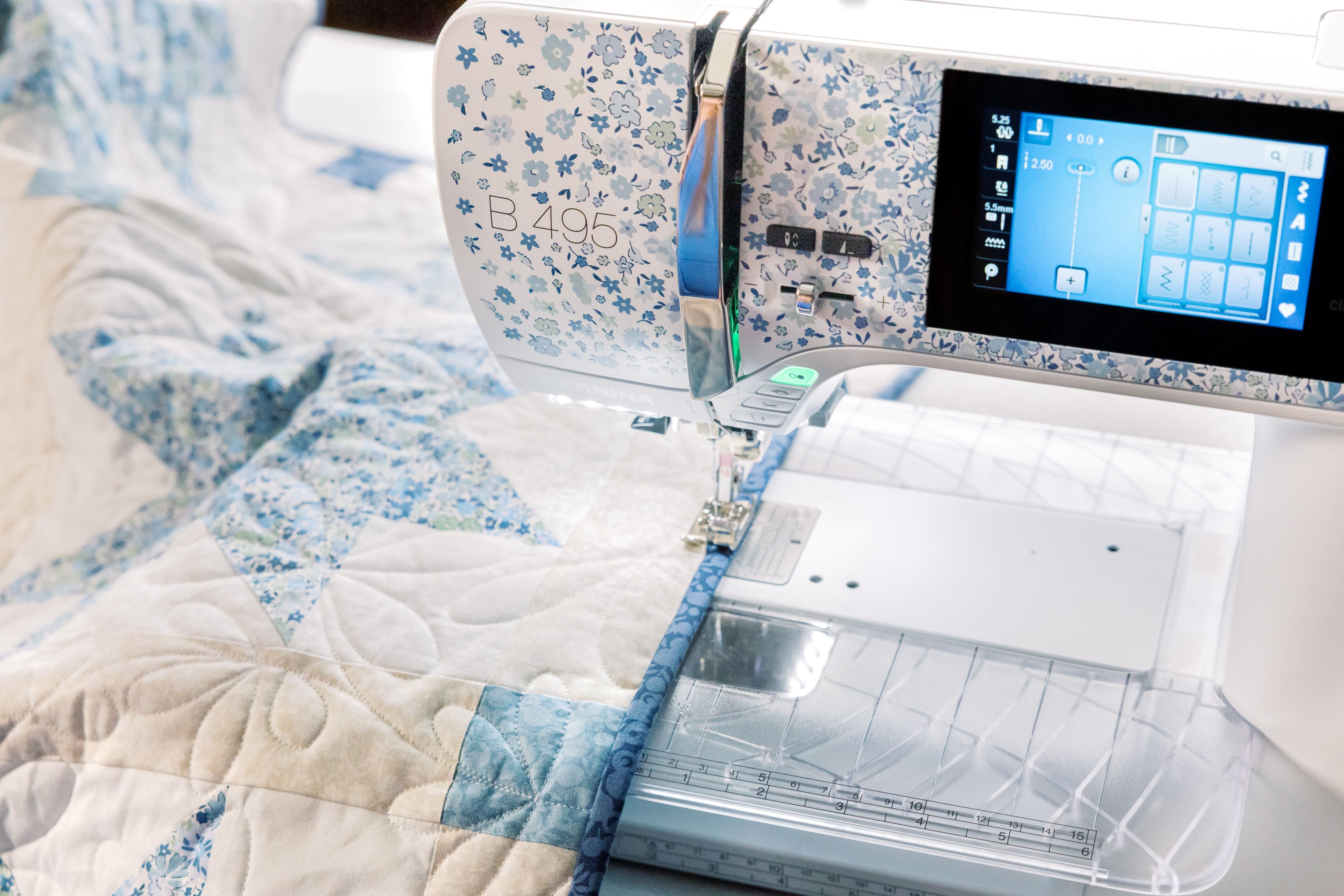 BERNINA B495 Liberty Edition Sewing Machine