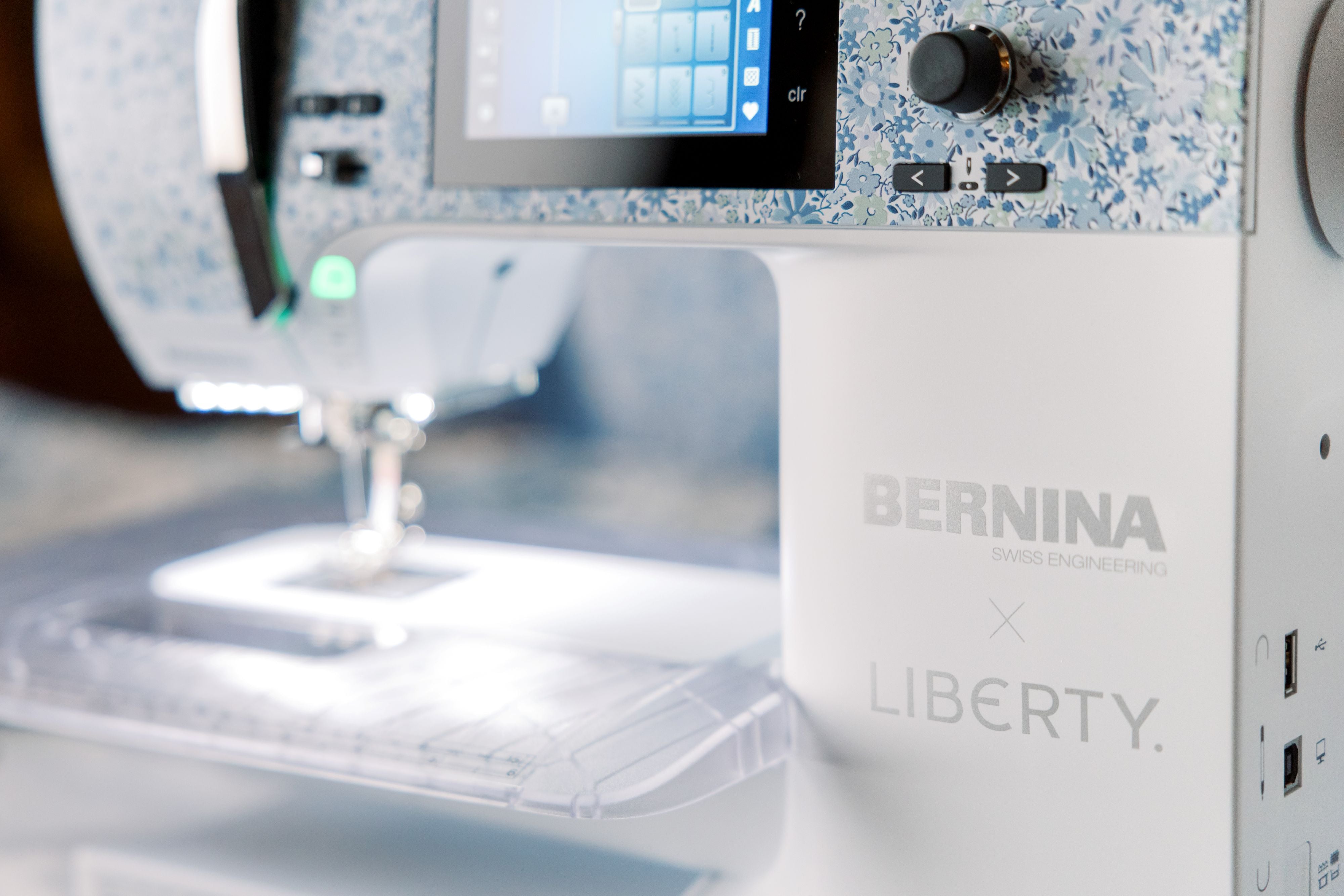 BERNINA B495 Liberty Edition Sewing Machine