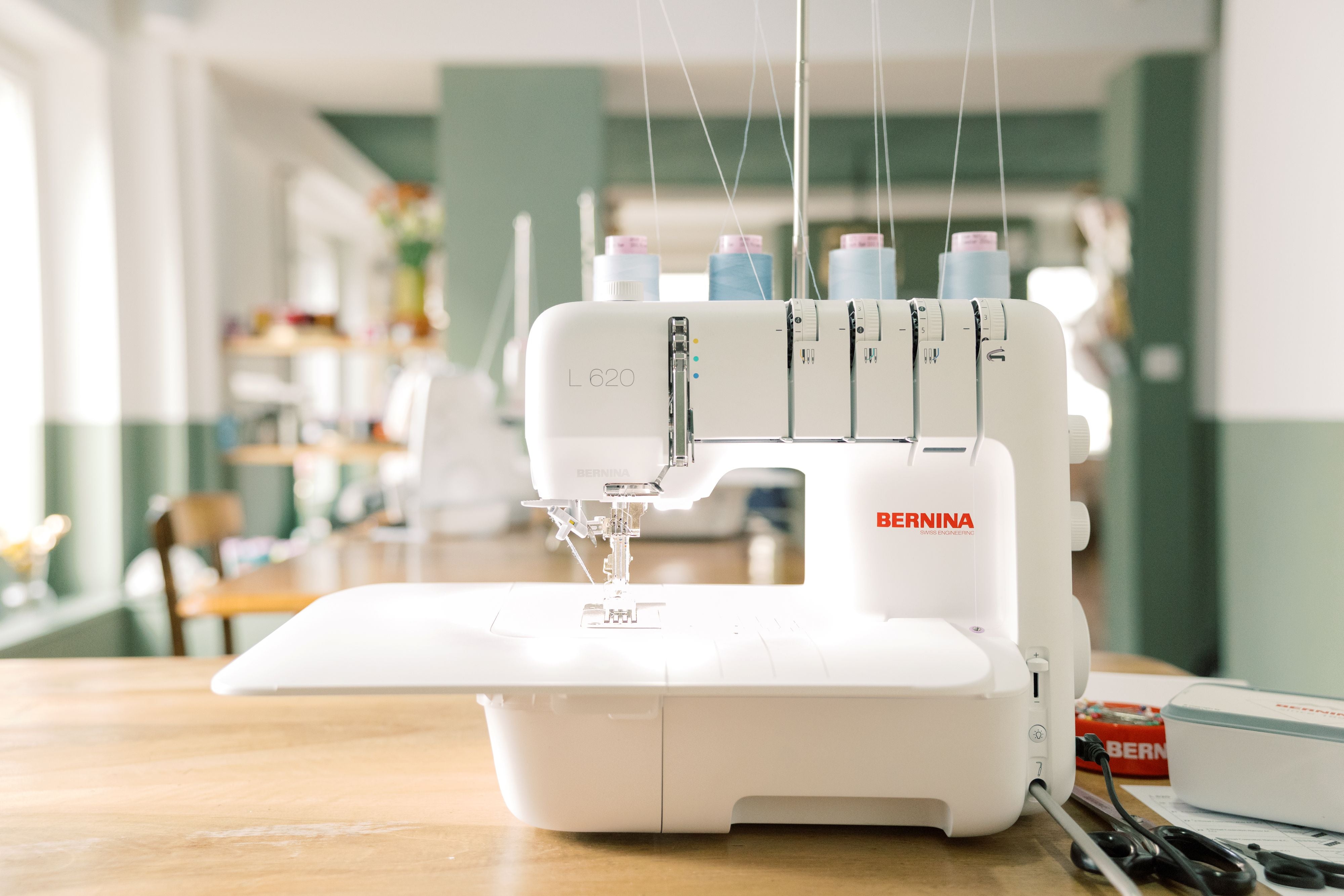 BERNINA L620 Air Threader CoverStitch Machine