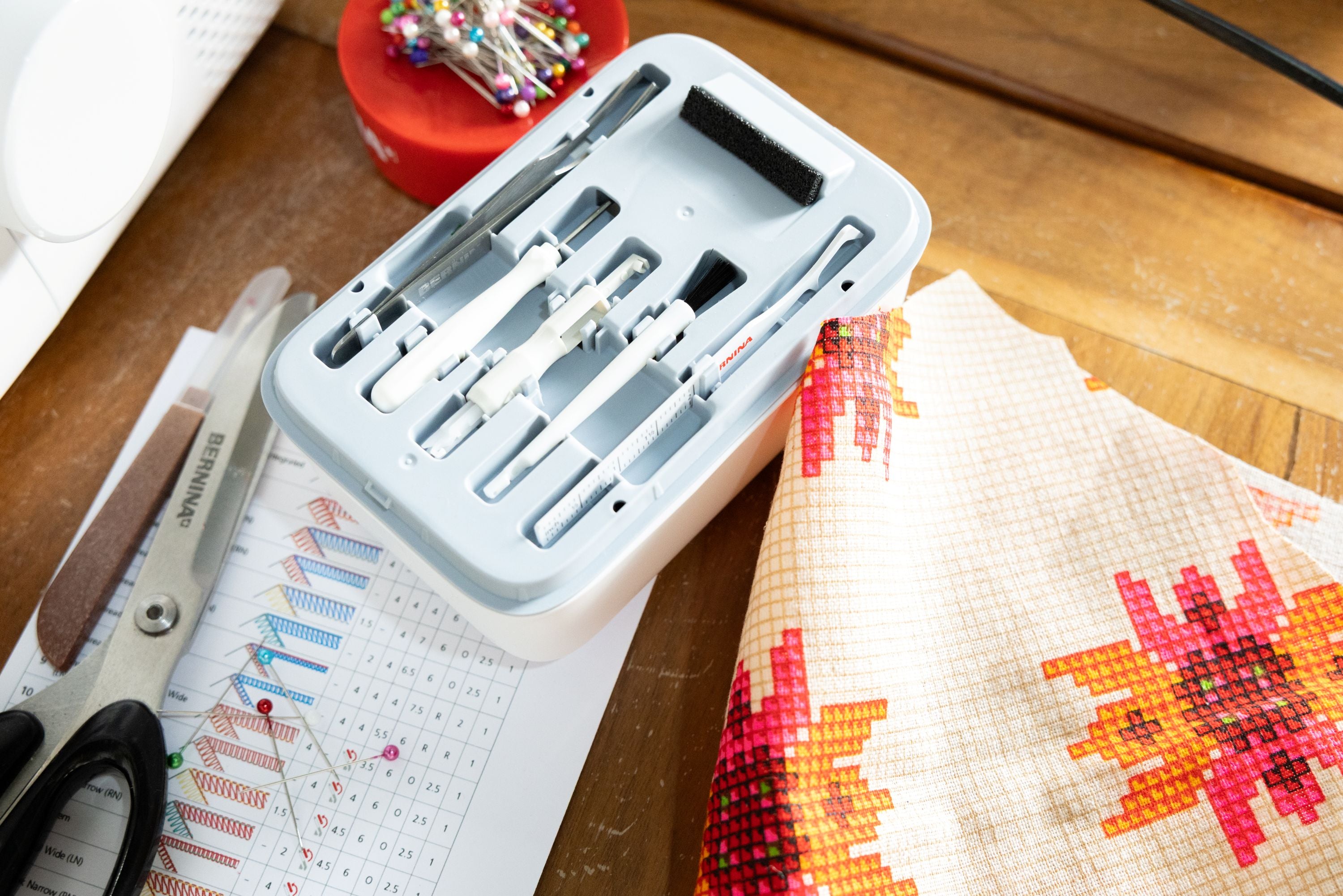 BERNINA L620 Air Threader CoverStitch Machine