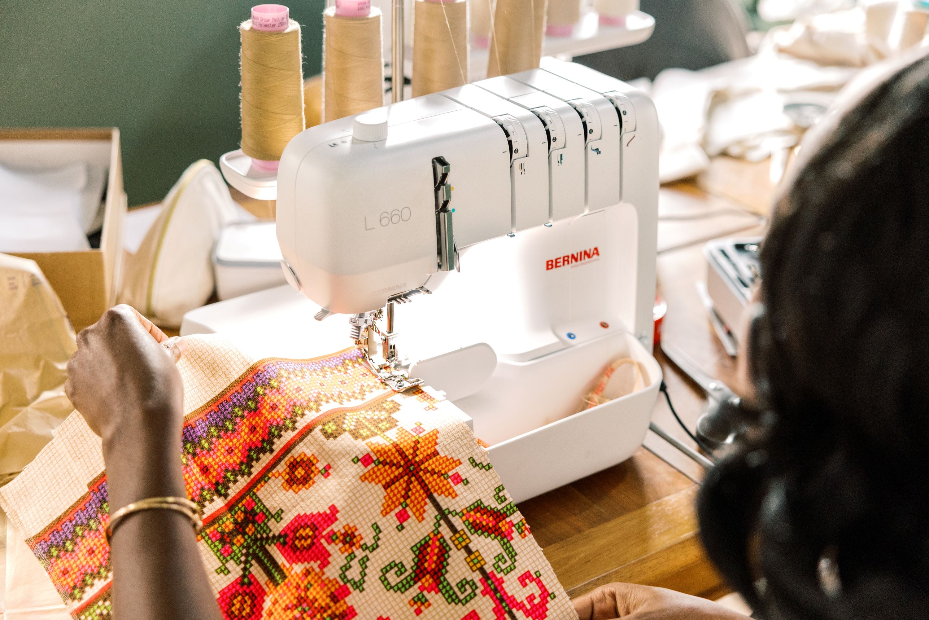 BERNINA L660 Air Threader OverLock Machine
