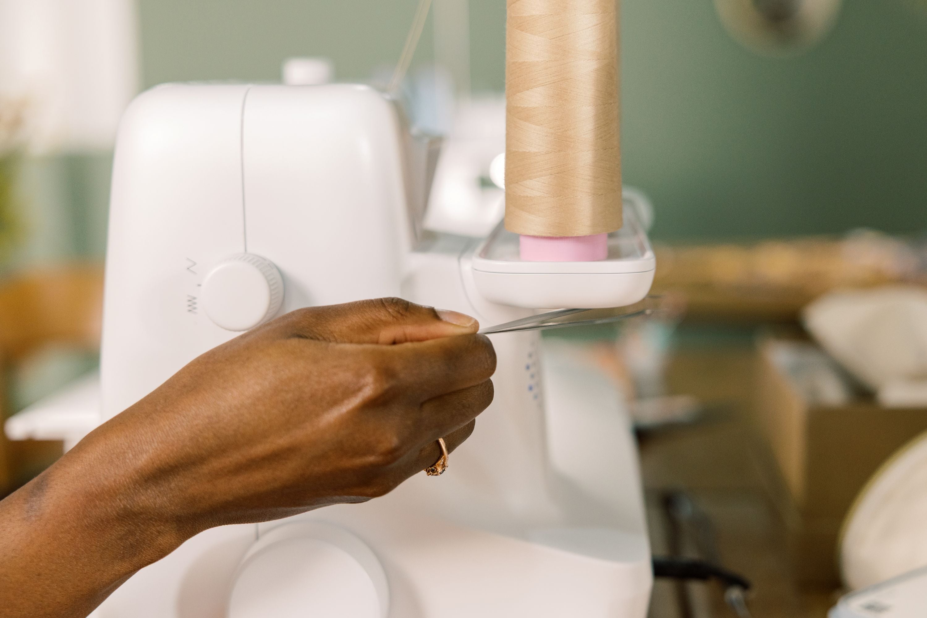 BERNINA L660 Air Threader OverLock Machine