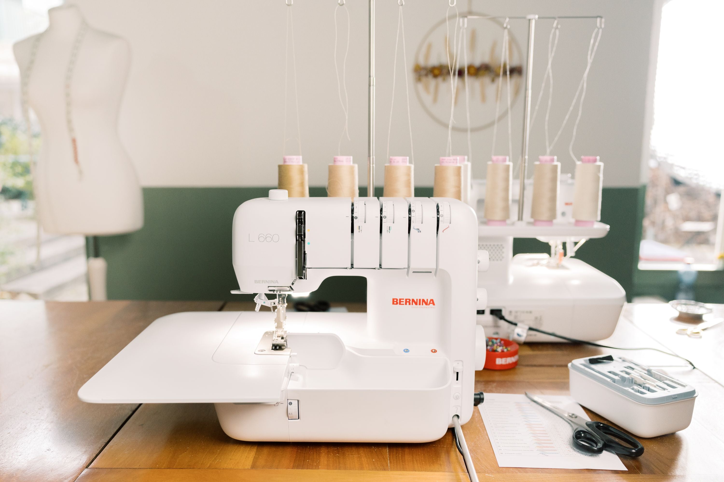 BERNINA L660 Air Threader OverLock Machine