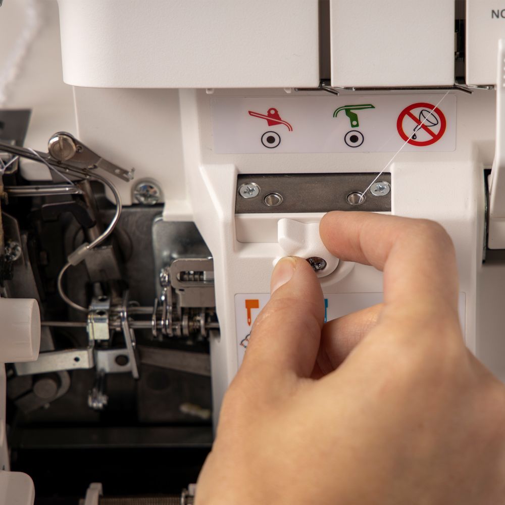 PFAFF admire air 5000 Air Threader OverLock Serger Machine with Holiday Gift Package