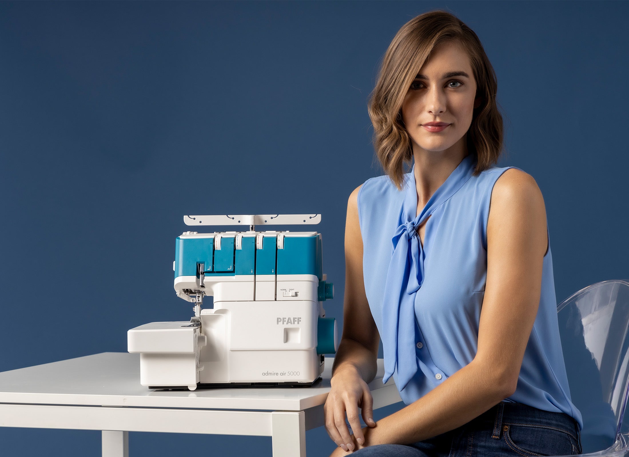 PFAFF admire air 5000 Air Threader OverLock Serger Machine with Holiday Gift Package