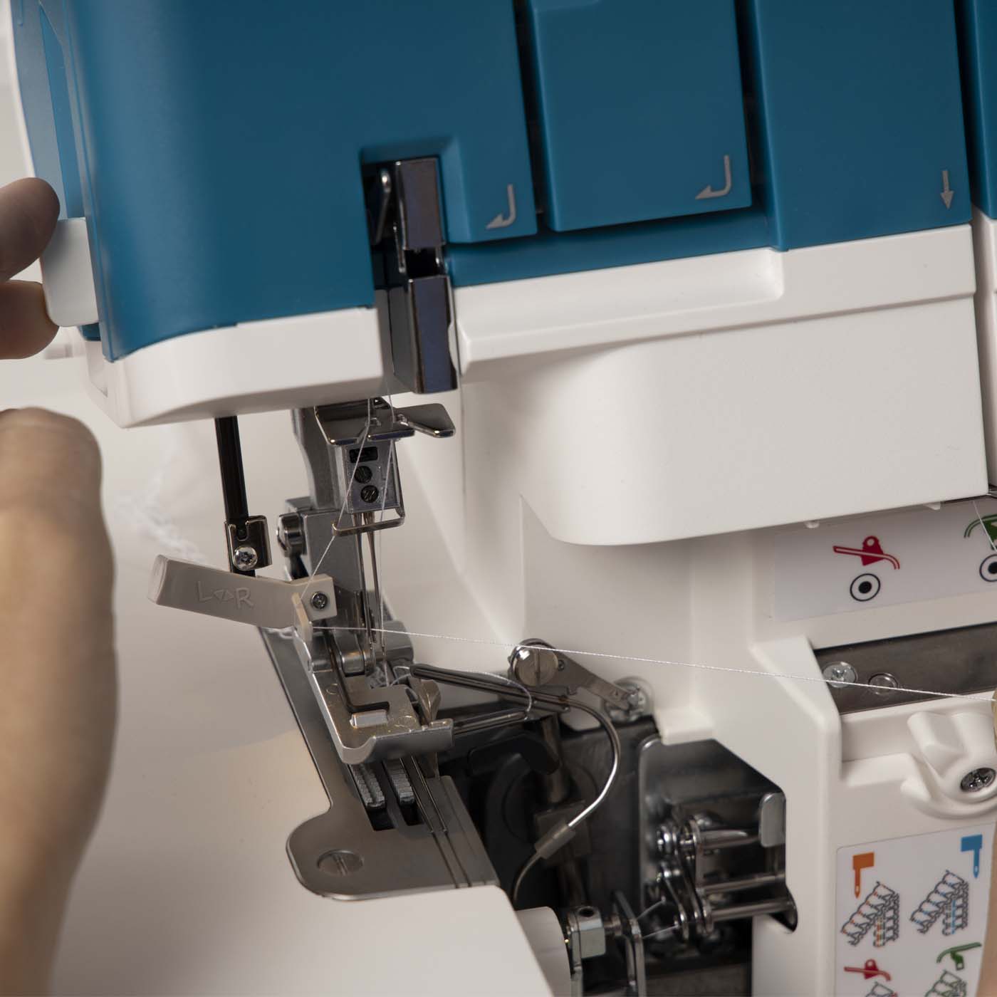 PFAFF admire air 5000 Air Threader OverLock Serger Machine with Holiday Gift Package