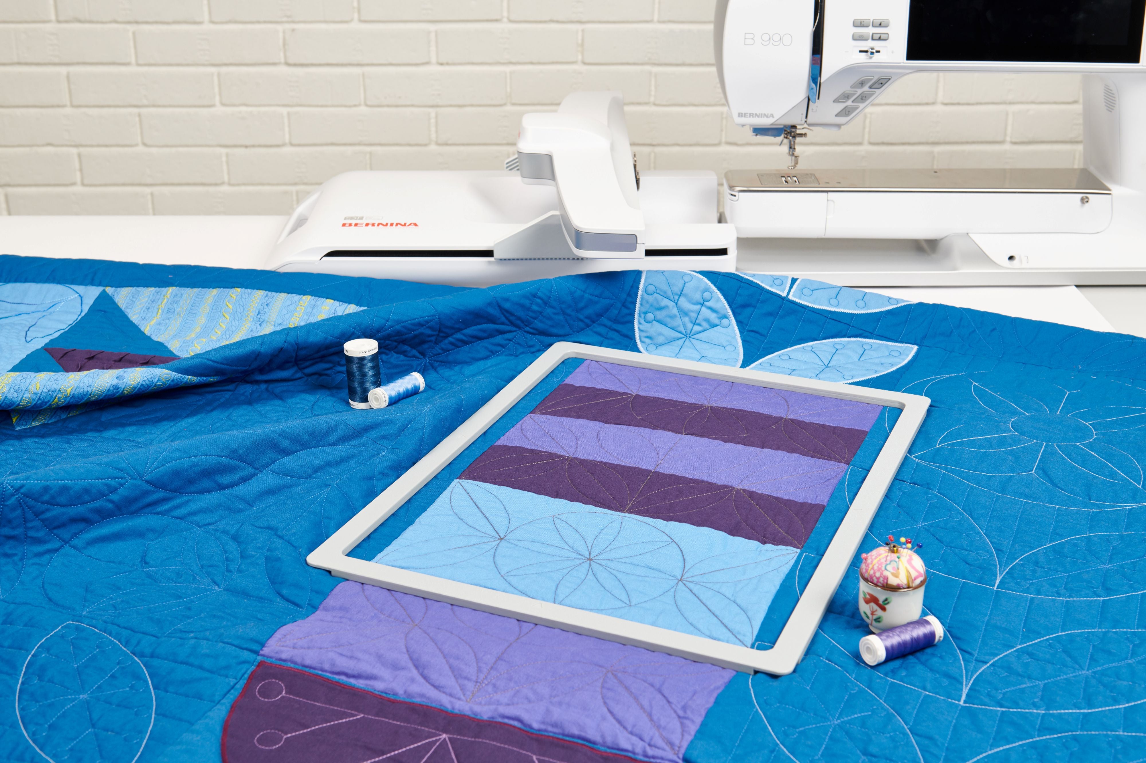 BERNINA Giant Magnetic Hoop for 990 16.1x12" 109050.70.00