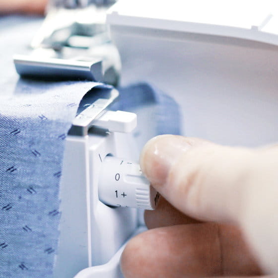 BERNINA L890 Air Threader Serger Machine