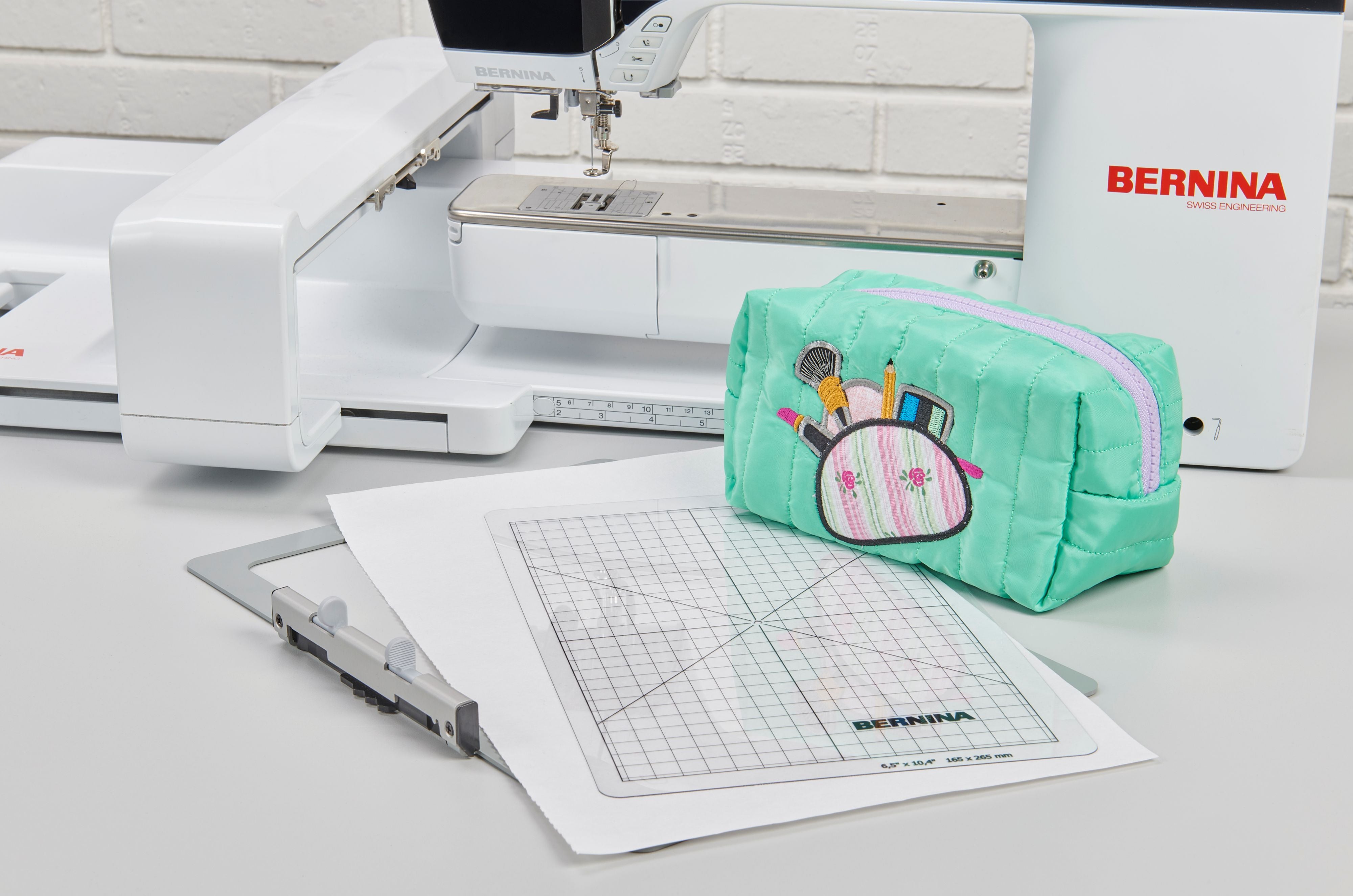 BERNINA Medium Sticky Embroidery Hoop 10.4x6.5 109003.70.00