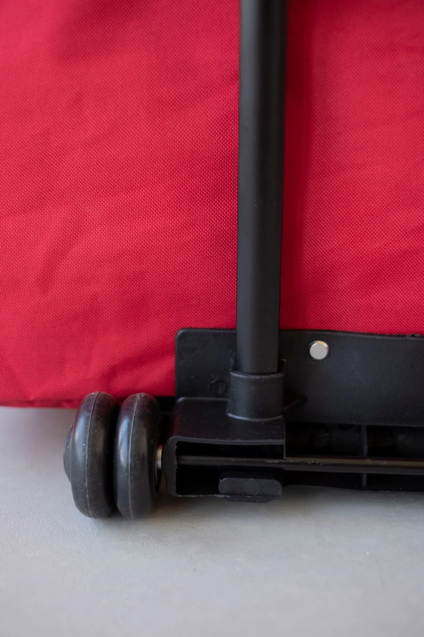 Bluefig 19" Wheeled Sewing Machine Carrier TB19 Red