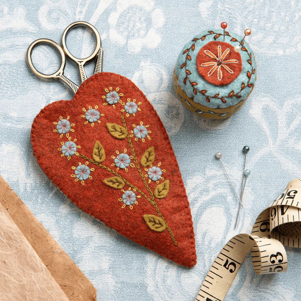 Corinne Lapierre Scissor Pouch & Small Pincushion Felt Craft Kit EMSCB2F