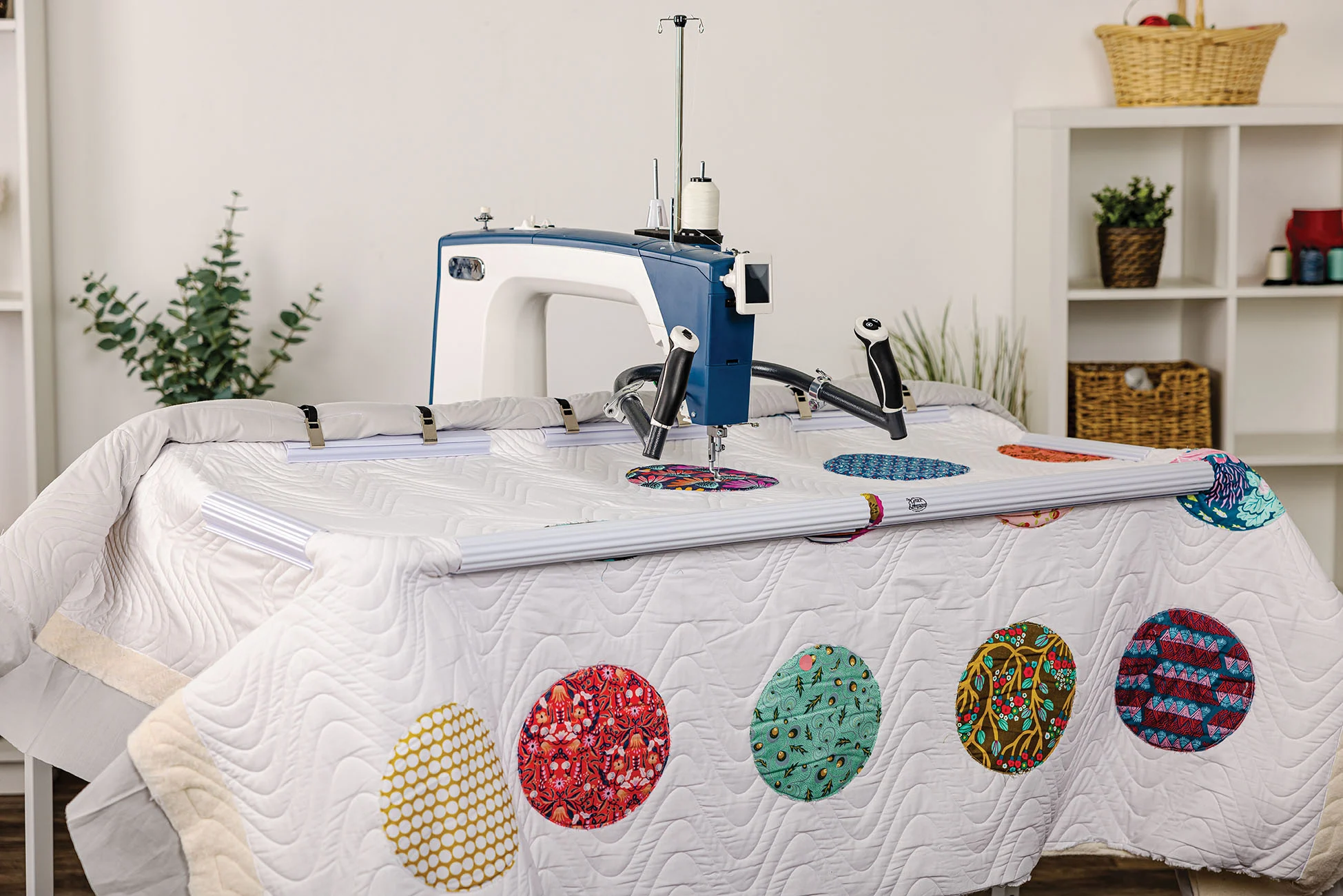 Grace Company Q'Nique 19X Longarm Quilting Machine