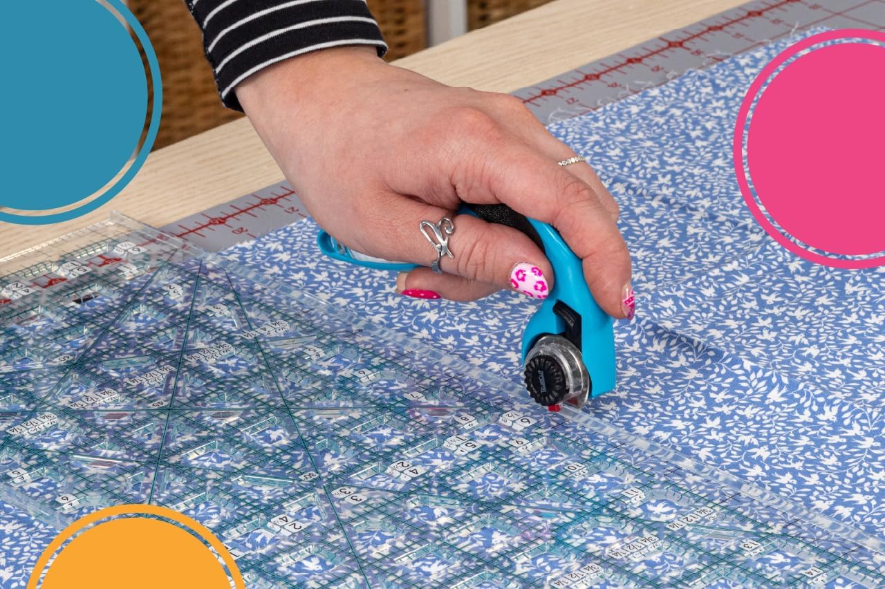 Grace Company TrueCut My Comfort Cutter 28mm Ergonomic Rotary Cutter 21001