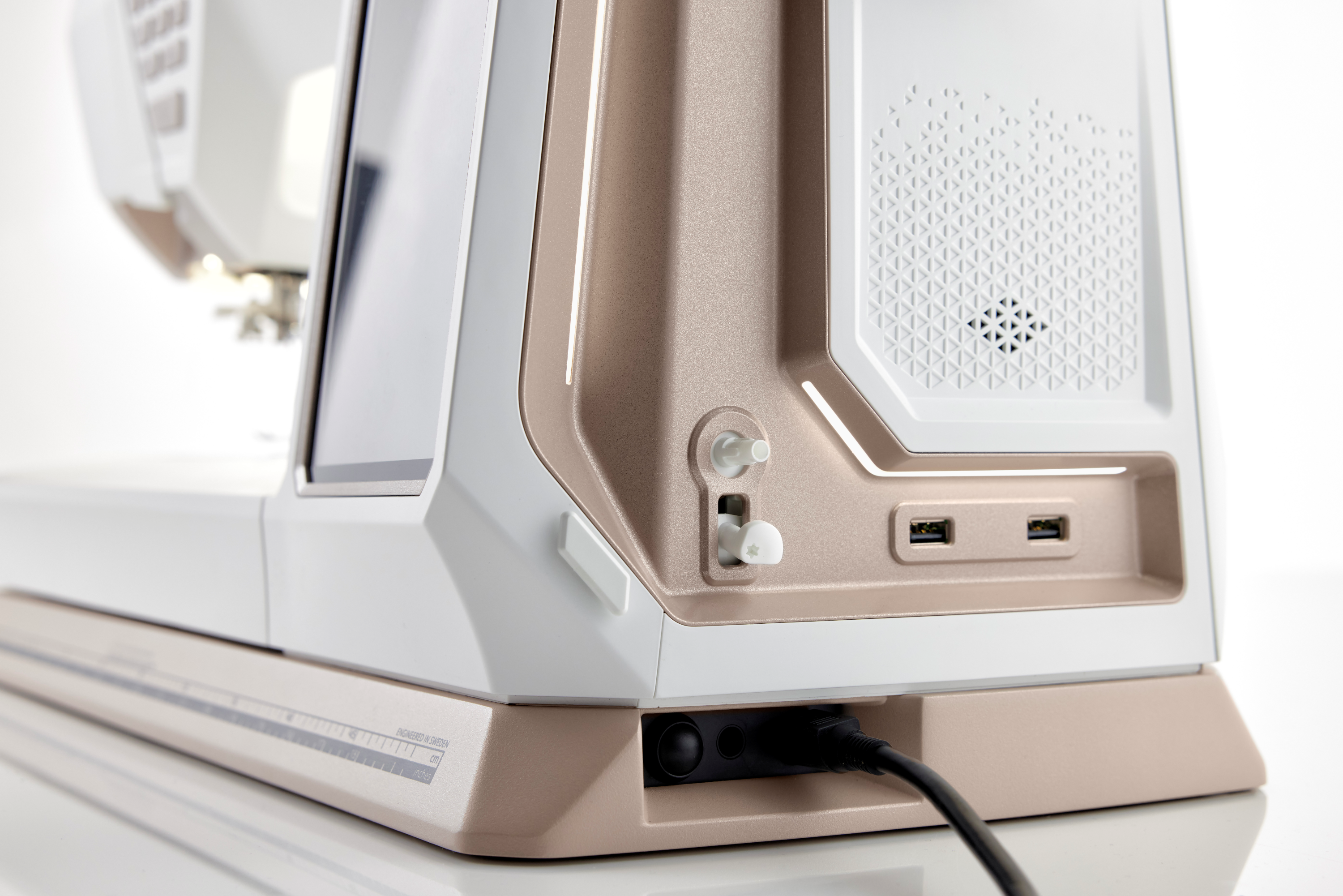 Husqvarna Viking Designer Epic 3 Sewing and Embroidery Machine