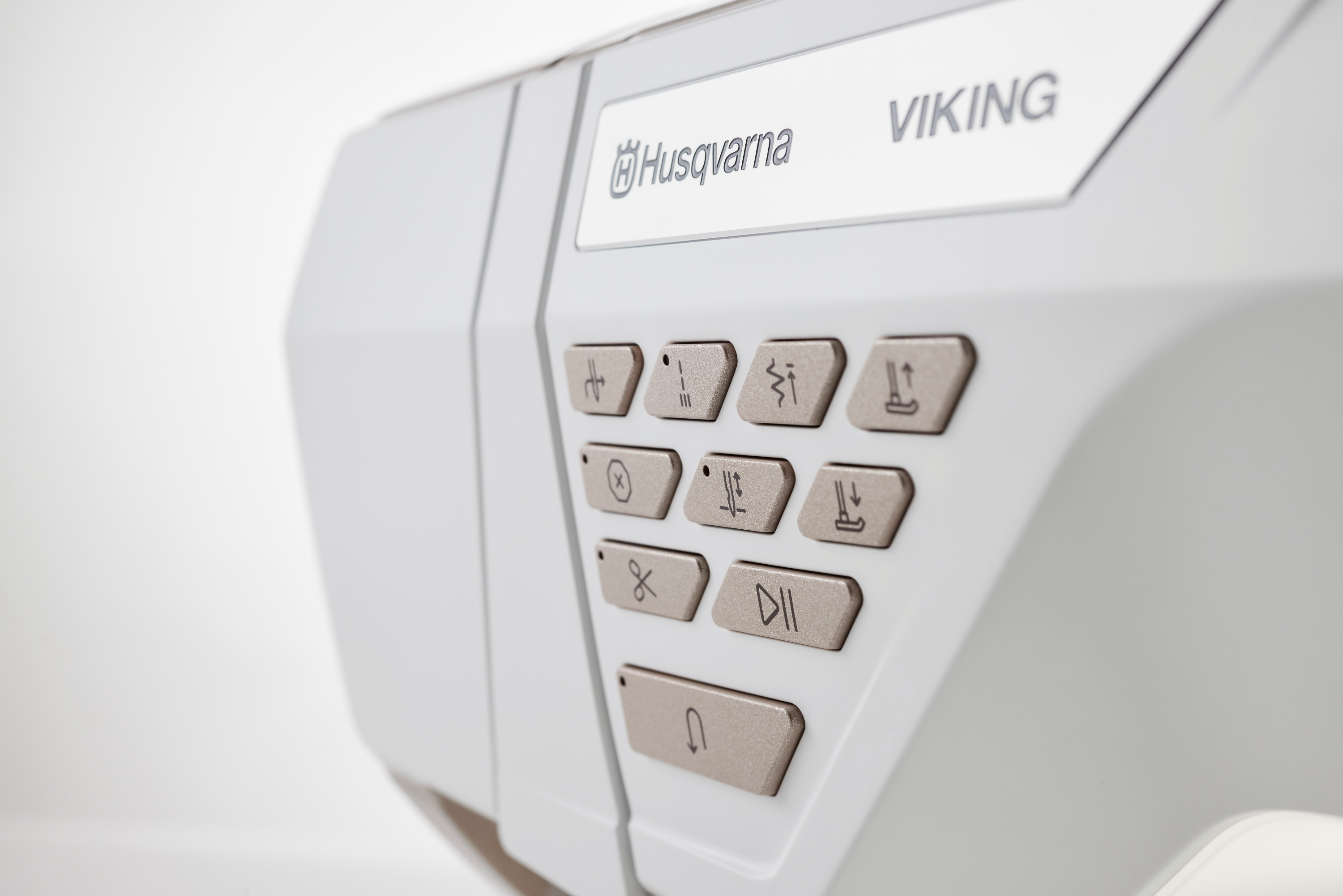 Husqvarna Viking Designer Epic 3 Sewing and Embroidery Machine