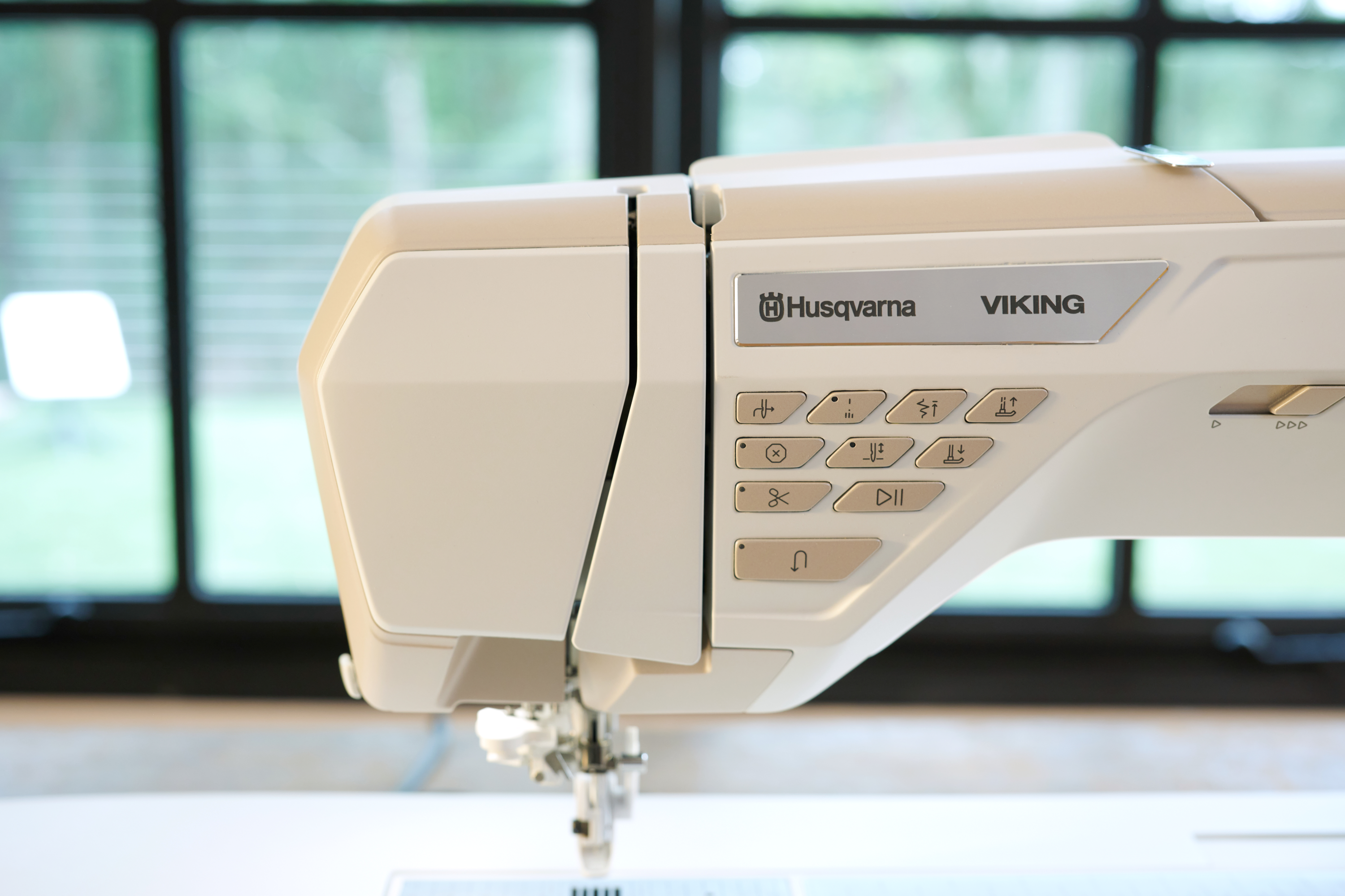 Husqvarna Viking Designer Epic 3 Sewing and Embroidery Machine