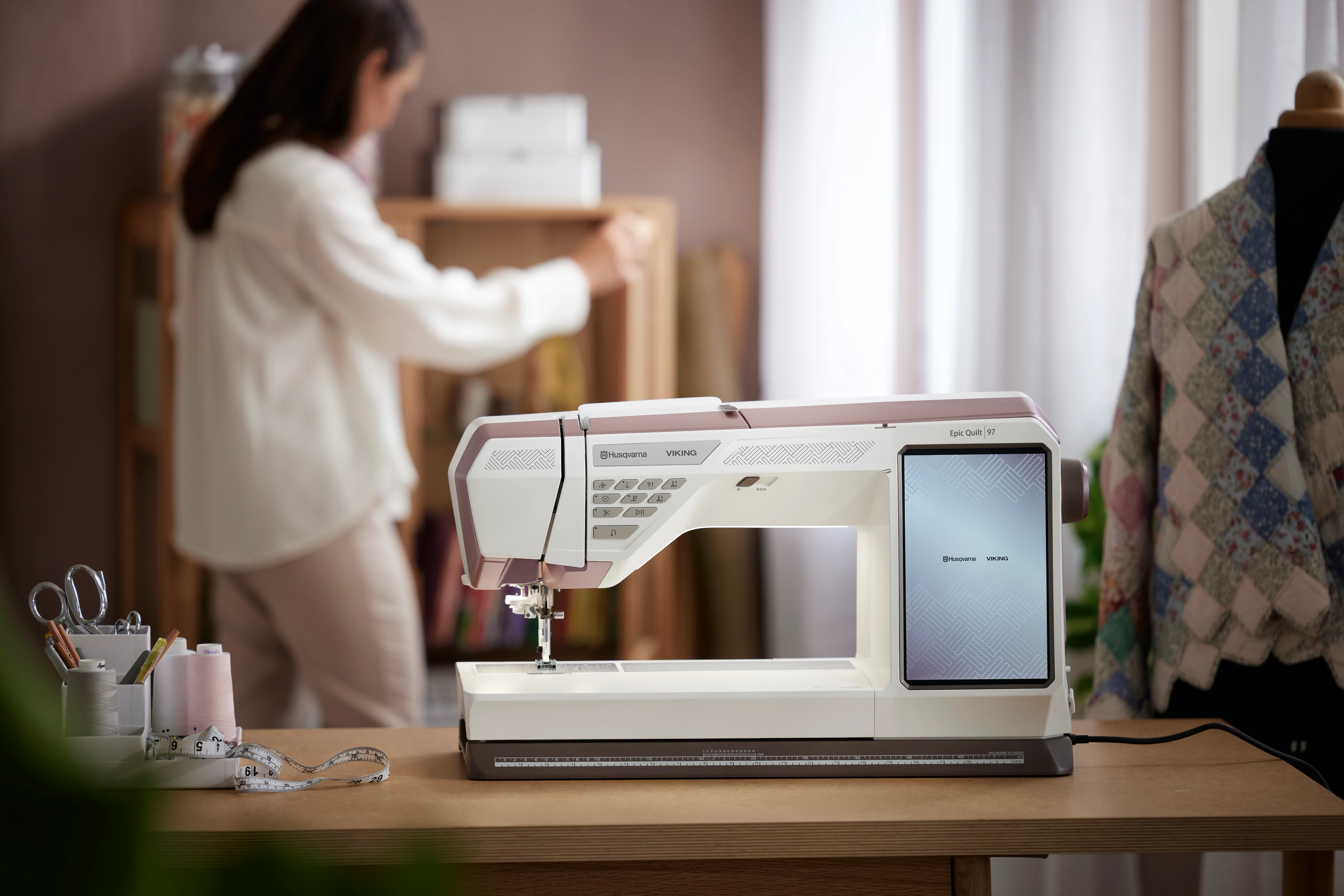 Husqvarna Viking Epic Quilt 97 Sewing Machine with Holiday Gift Package