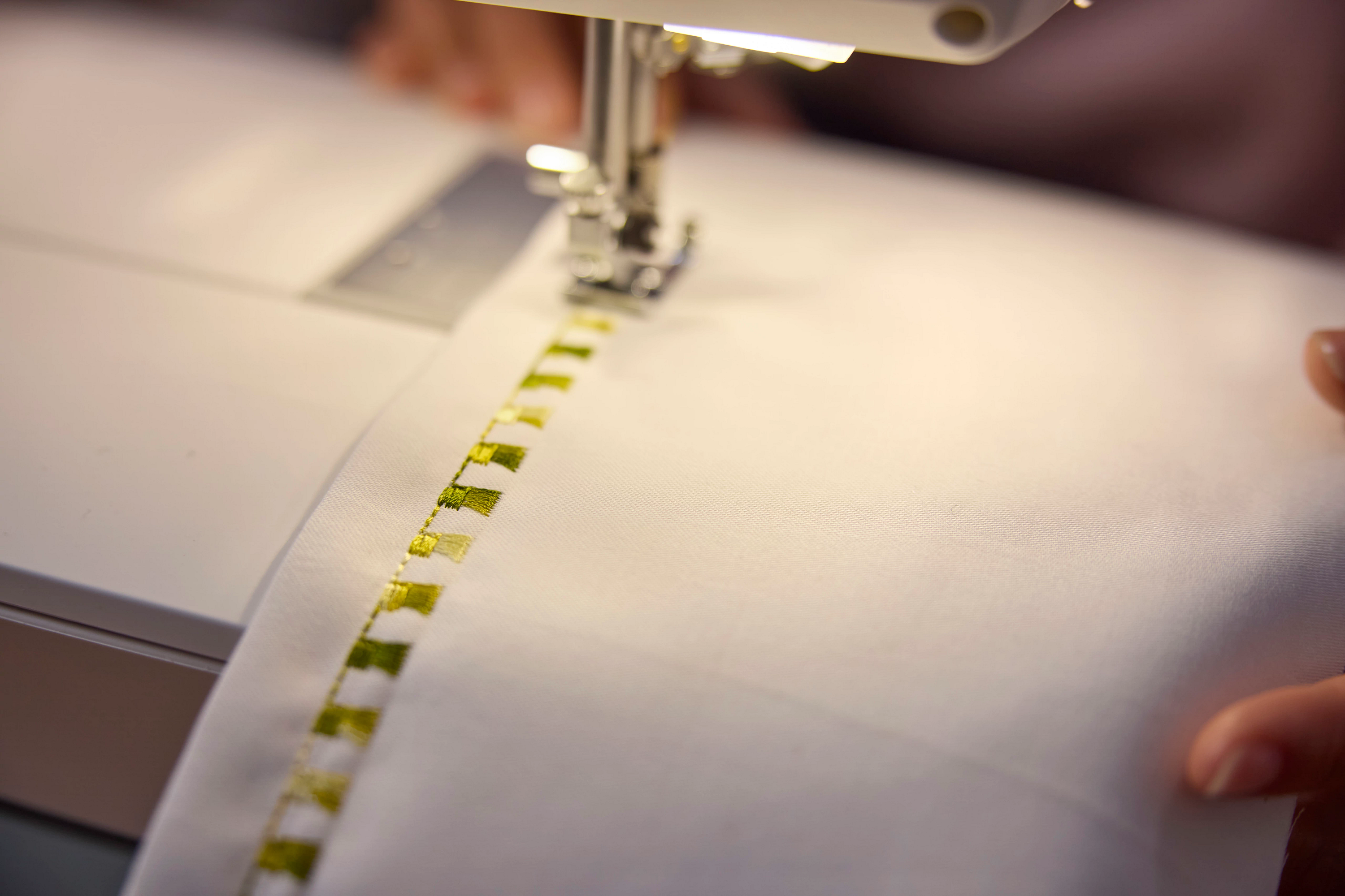 Husqvarna Viking Topaz 55Q Sewing Machine with Holiday Gift Package