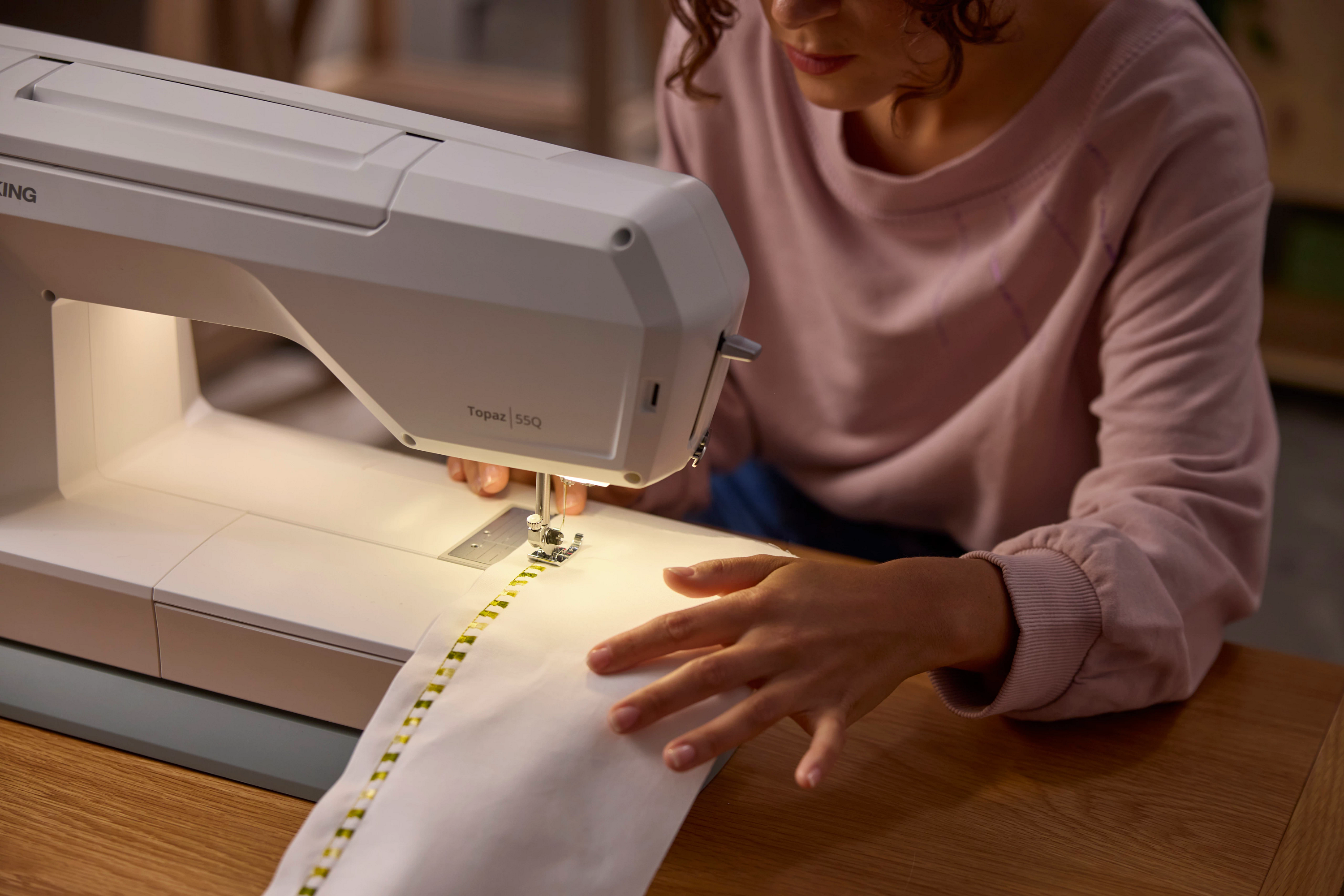 Husqvarna Viking Topaz 55Q Sewing Machine with Holiday Gift Package