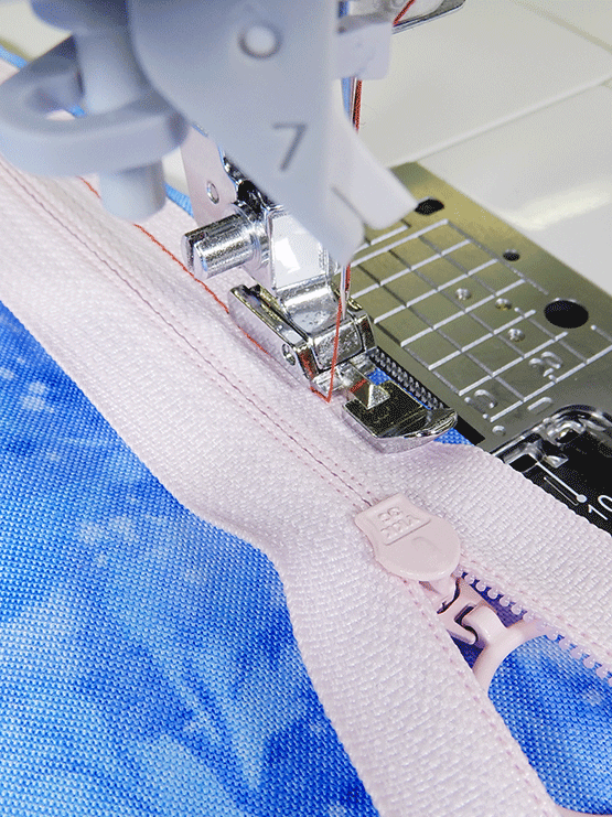 JUKI Narrow Zipper Foot for NX/DX/F/G/HT Series Machines 40219624