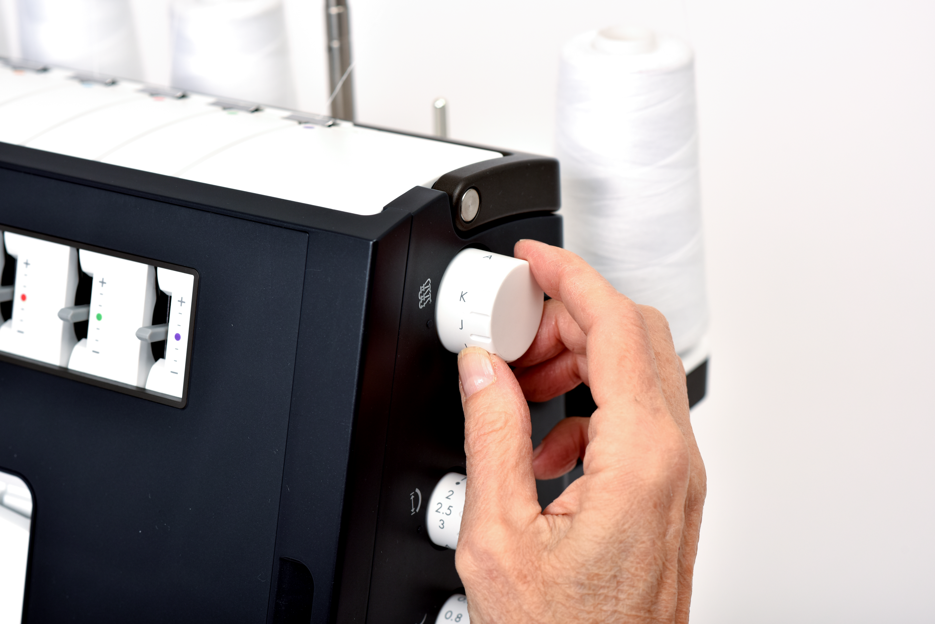 PFAFF admire air 6000 Air Threader CoverLock Serger Machine with Holiday Gift Package