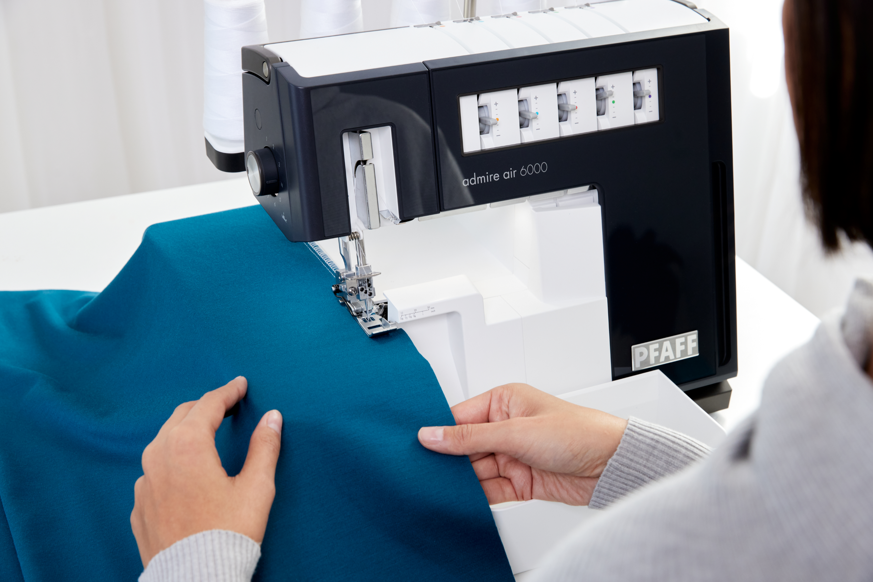 PFAFF admire air 6000 Air Threader CoverLock Serger Machine with Holiday Gift Package