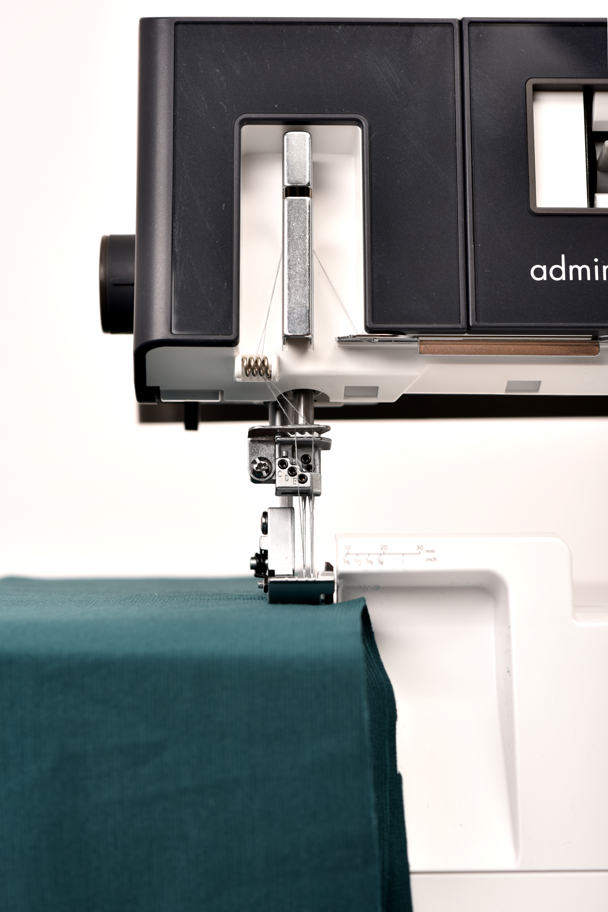 PFAFF admire air 6000 Air Threader CoverLock Serger Machine with Holiday Gift Package