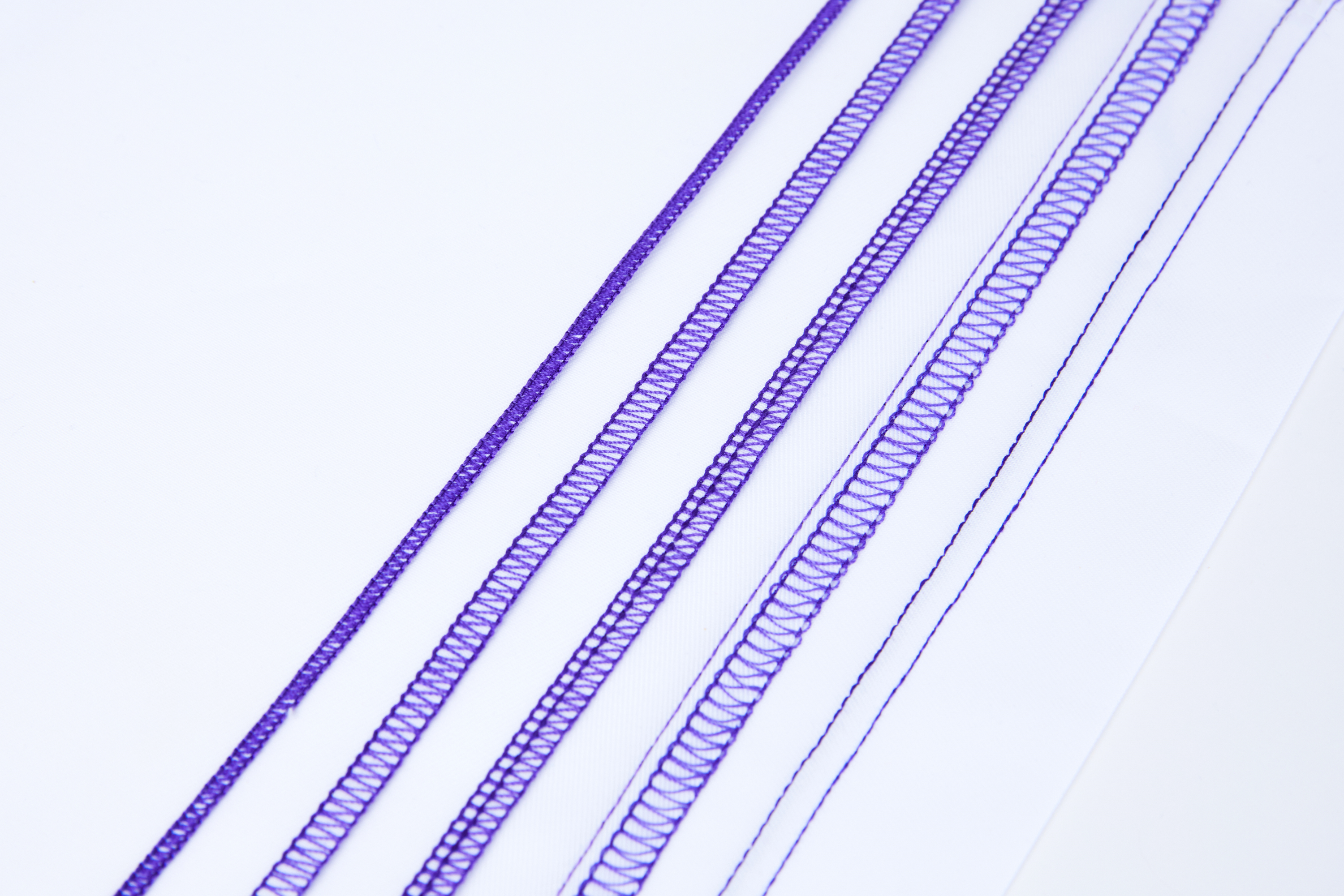 PFAFF admire air 6000 Air Threader CoverLock Serger Machine with Holiday Gift Package