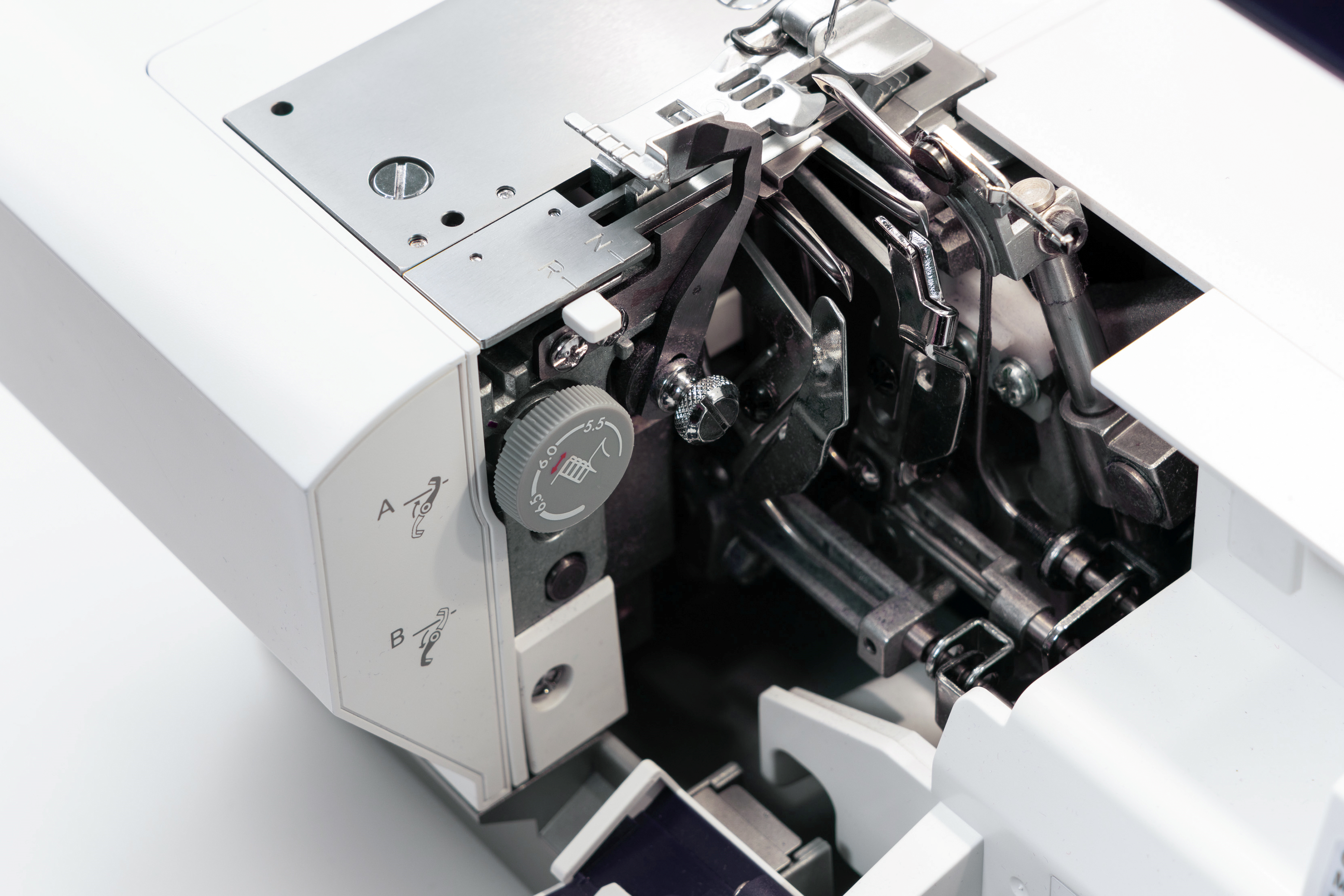 PFAFF admire air 6000 Air Threader CoverLock Serger Machine with Holiday Gift Package