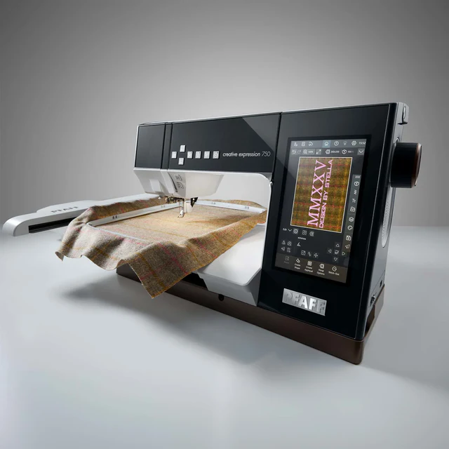 PFAFF creative expression 750 Sewing and Embroidery Machine Hoop Scanning