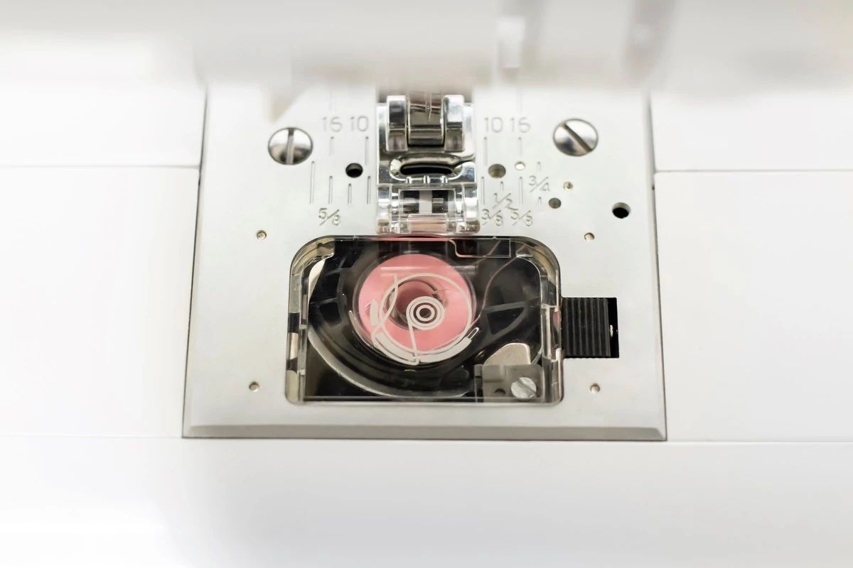 Singer Refurbished SC220 Sewing Machine needle plate