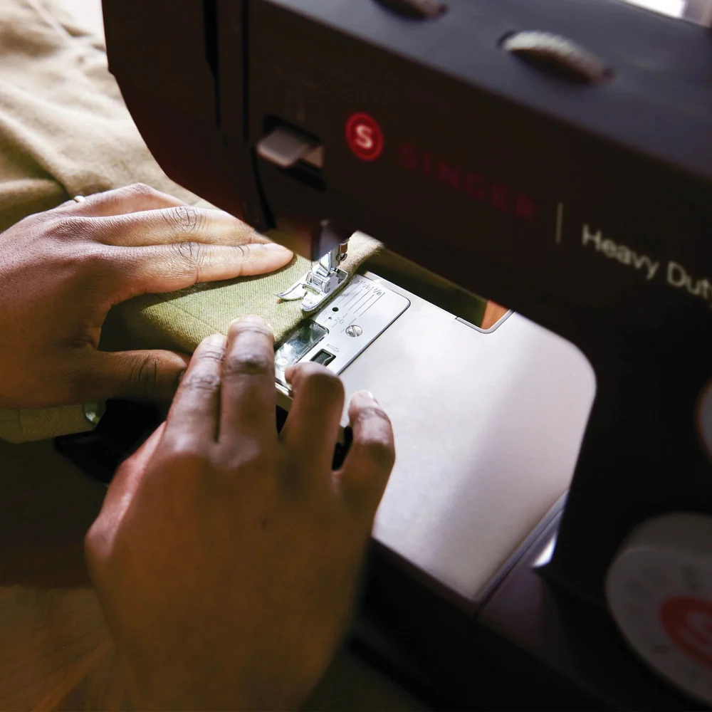 Singer 4432 Heavy Duty Black Special Edition Sewing Machine