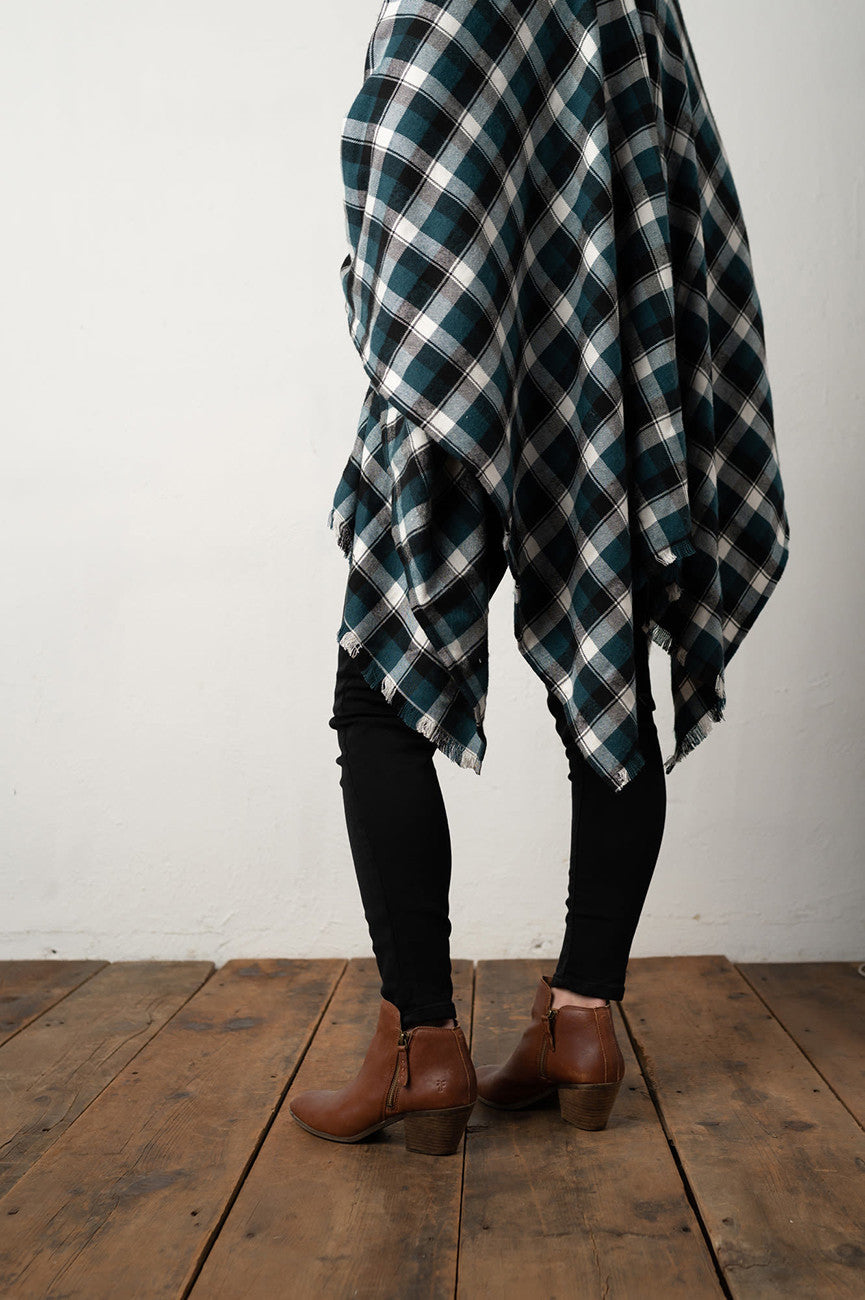 Studio M Squared That's a Wrap Fringed Flannel Wrap Pattern SMST002