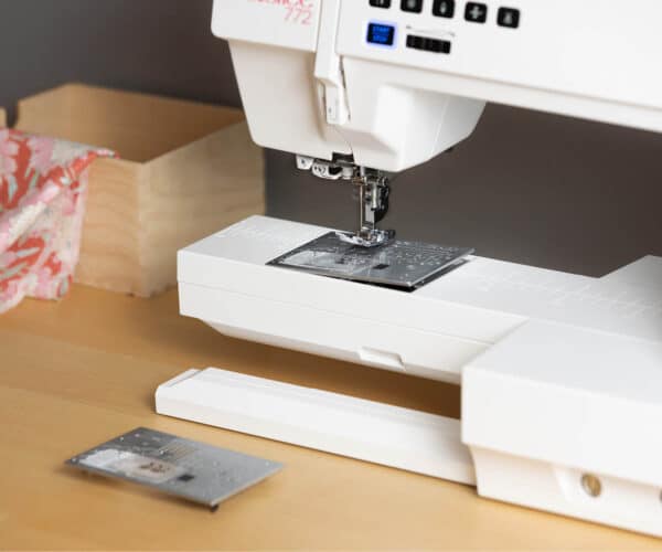 elna eXcellence 772 Sewing Machine