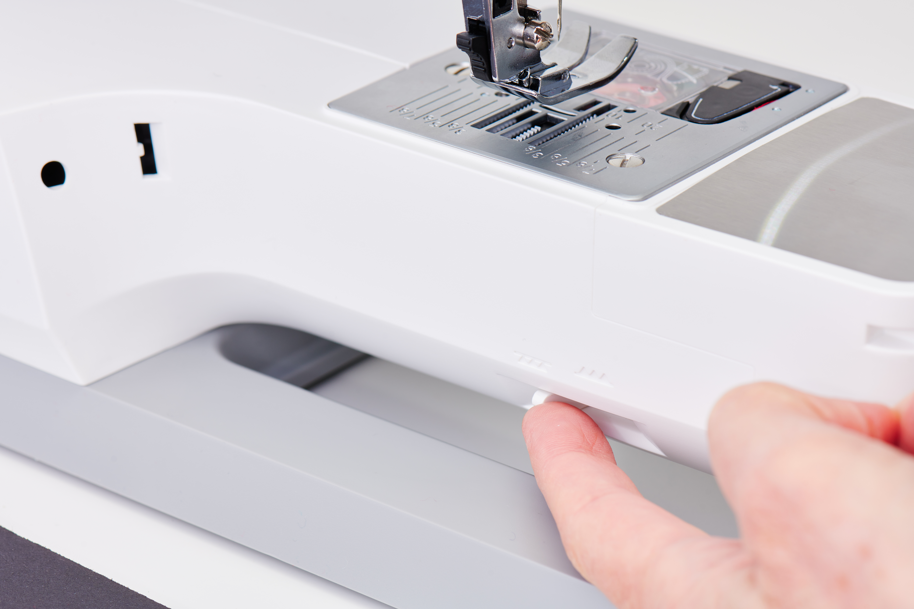 Singer Elite CE677 Computerized Sewing Machine for Sale at World Weidner