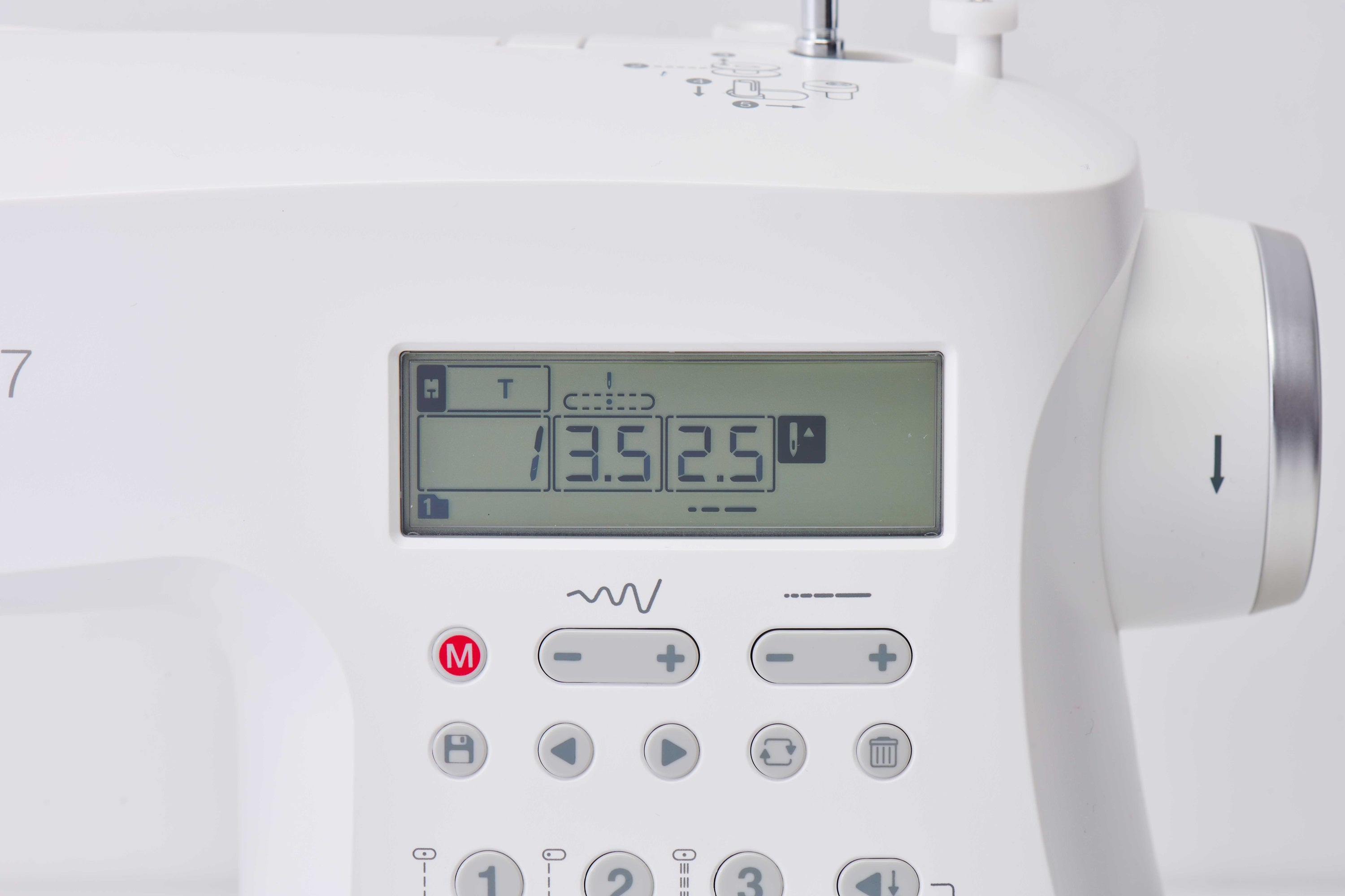 Singer Elite CE677 Computerized Sewing Machine for Sale at World Weidner