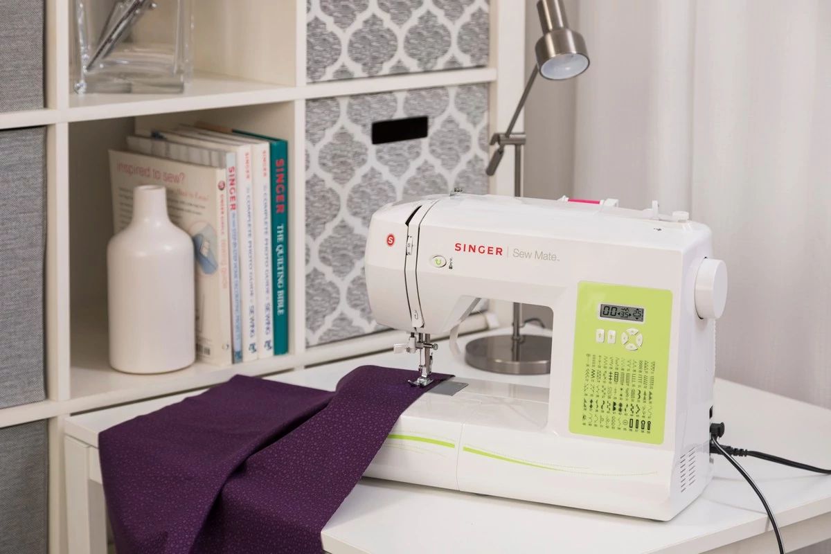 Singer Sew Mate™ 5400 Sewing Machine for Sale at World Weidner