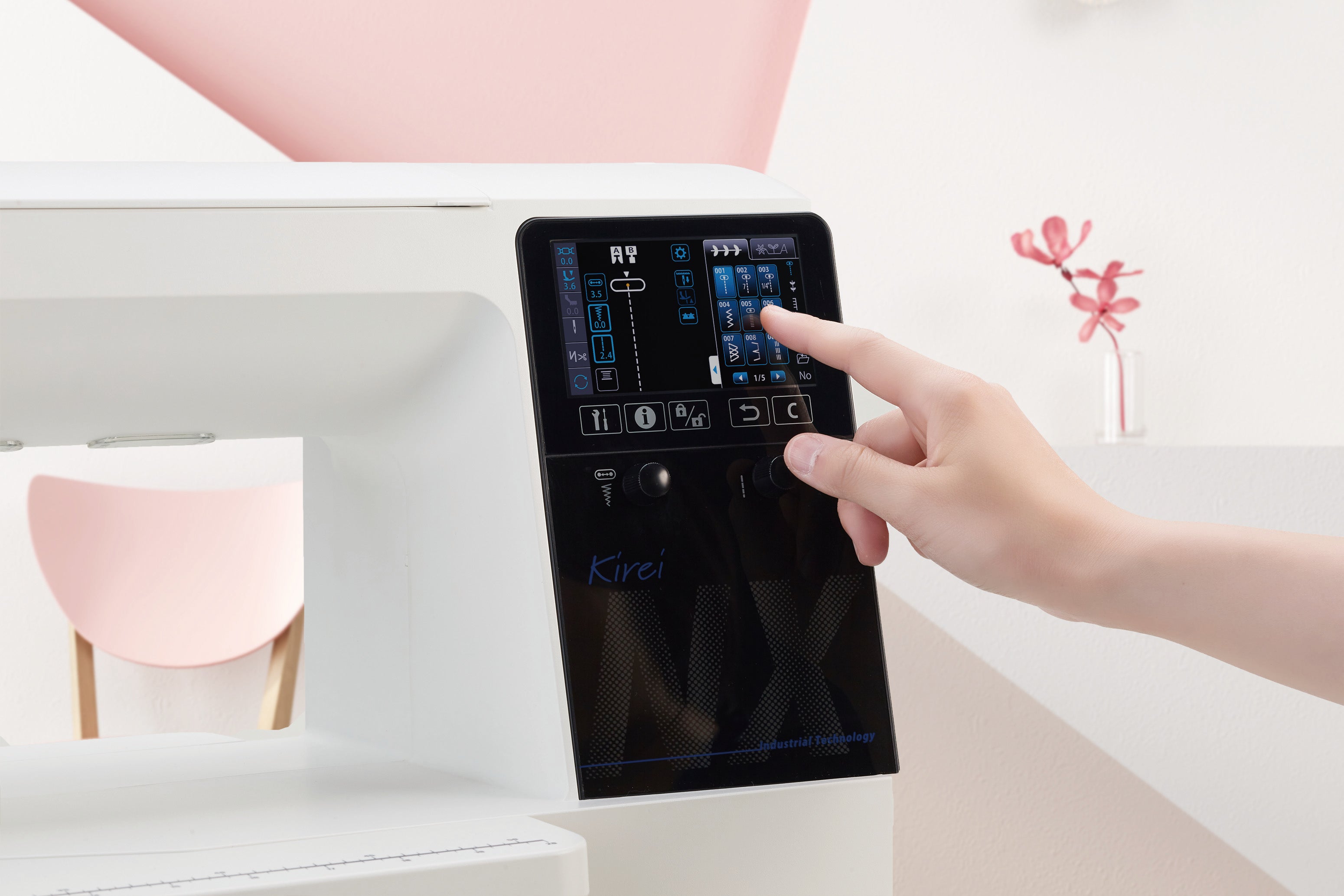 image of the JUKI HZL-NX7 Kirei Professional Quality Sewing and Quilting Machine screen